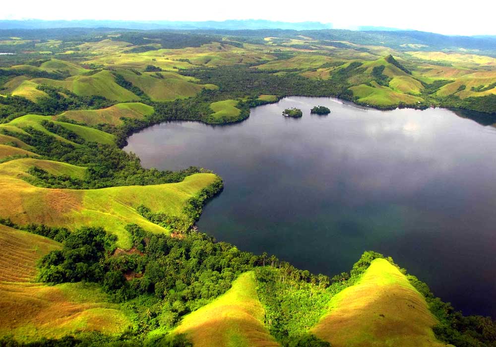 Travel Danau Indonesia dan Keindahan Wisata Alam yang Menenangkan